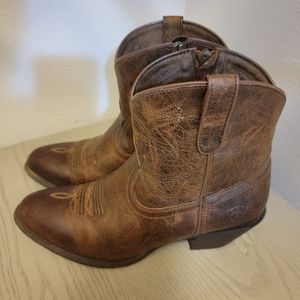 Ariat Darlin western boots